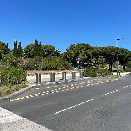 Duplex Climatise 65m2 Refait A Neuf Gruissan