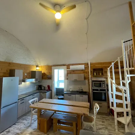 Daire Duplex Climatise 65m2 Refait A Neuf *